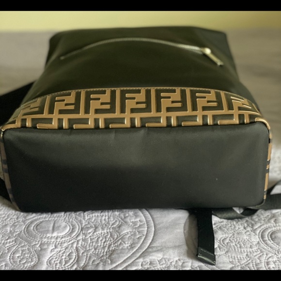 Authentic Fendi Nylon & Leather trimmed backpack - Picture 4 of 7
